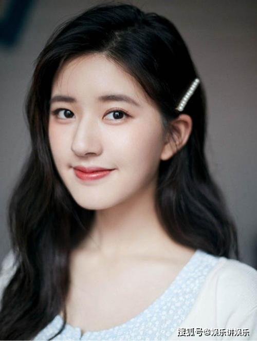 娱乐吃瓜女艺人被拉黑了,吃瓜女艺人被神秘拉黑，背后真相引人猜测”  第1张